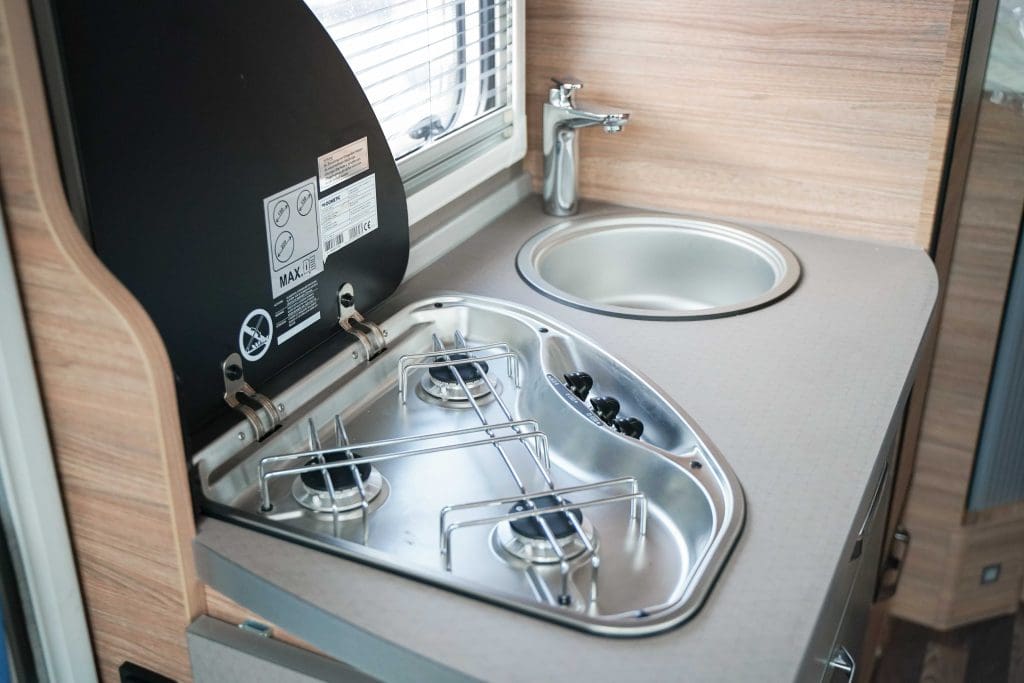 3-burner kitchen